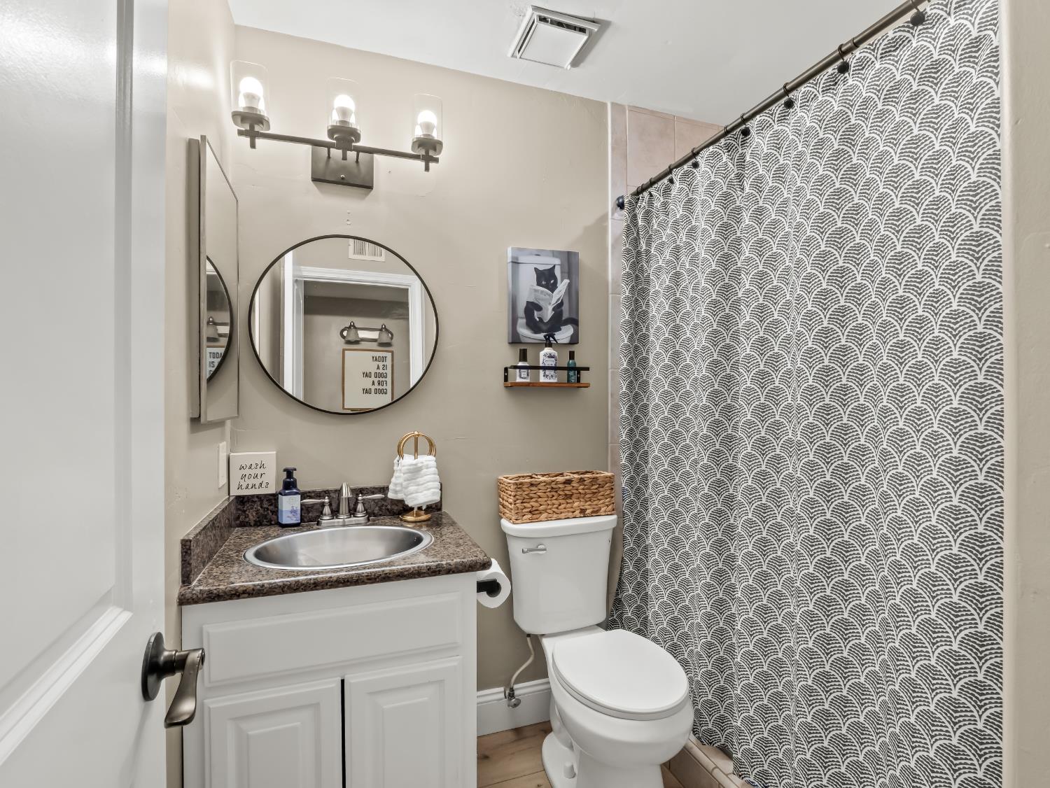 5455 N Marty Ave #110, Fresno, CA 93711