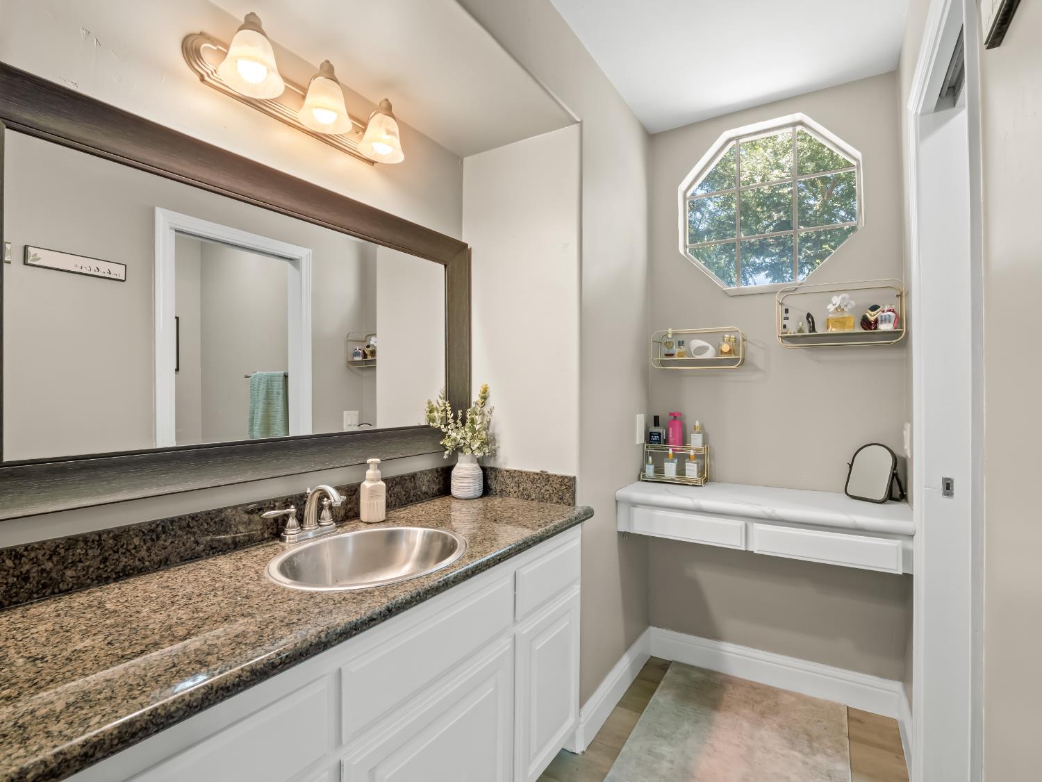 5455 N Marty Ave #110, Fresno, CA 93711