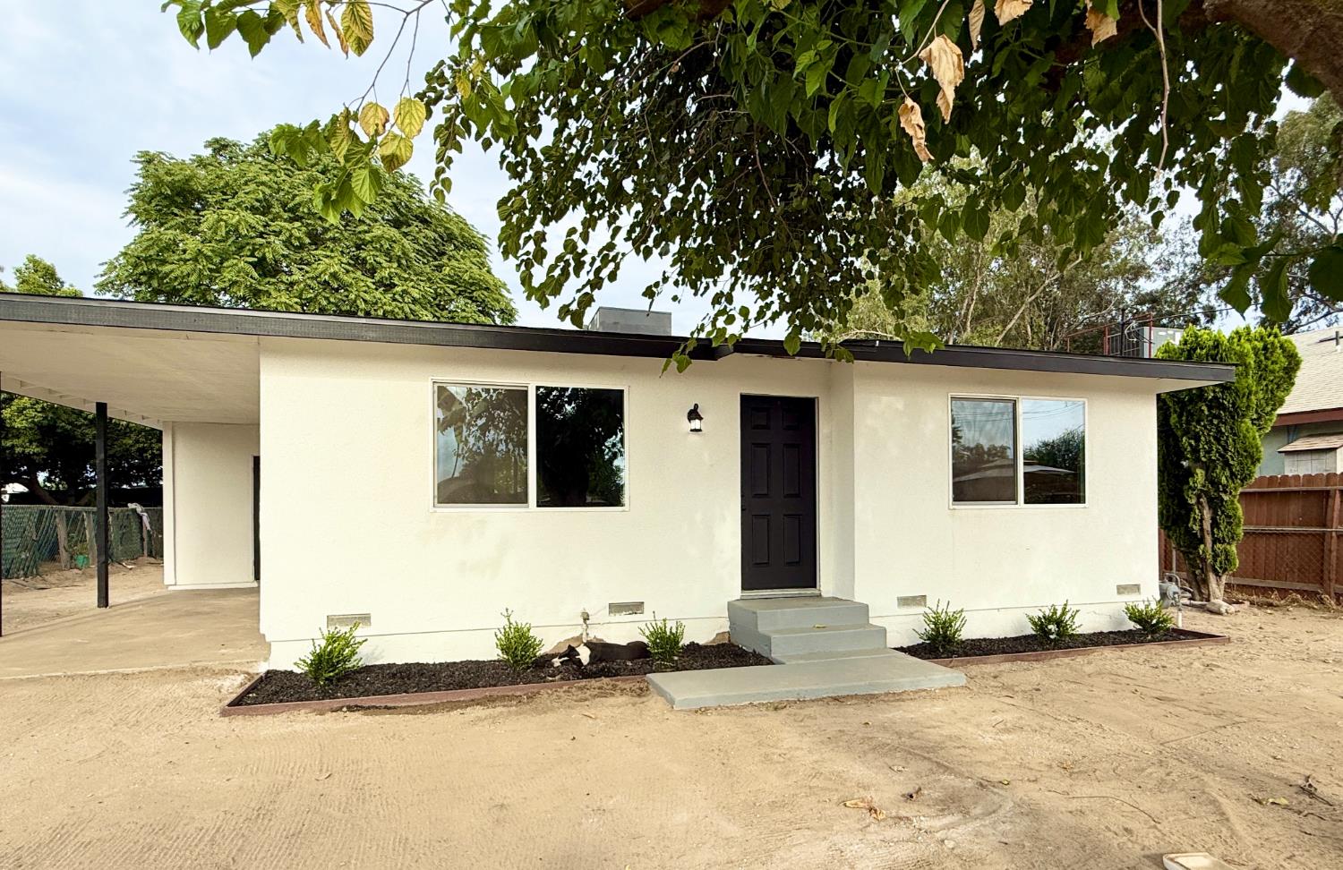 9762 S Shaft Ave, Selma, CA 93662
