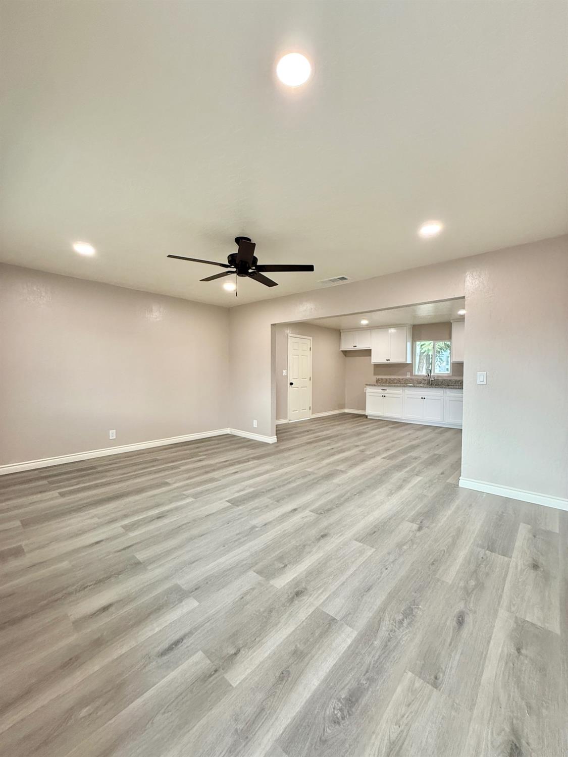 9762 S Shaft Ave, Selma, CA 93662