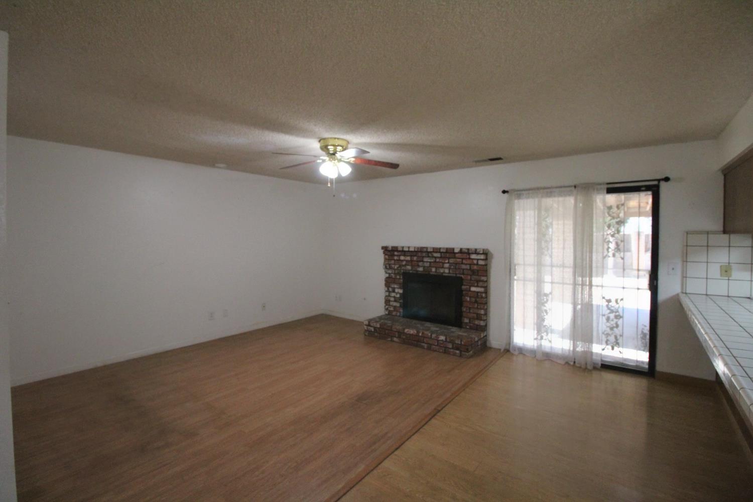 1310 Filbert Ave, Clovis, CA 93611
