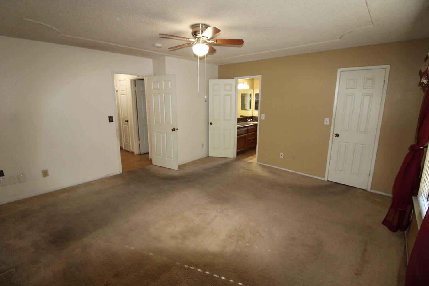 1310 Filbert Ave, Clovis, CA 93611