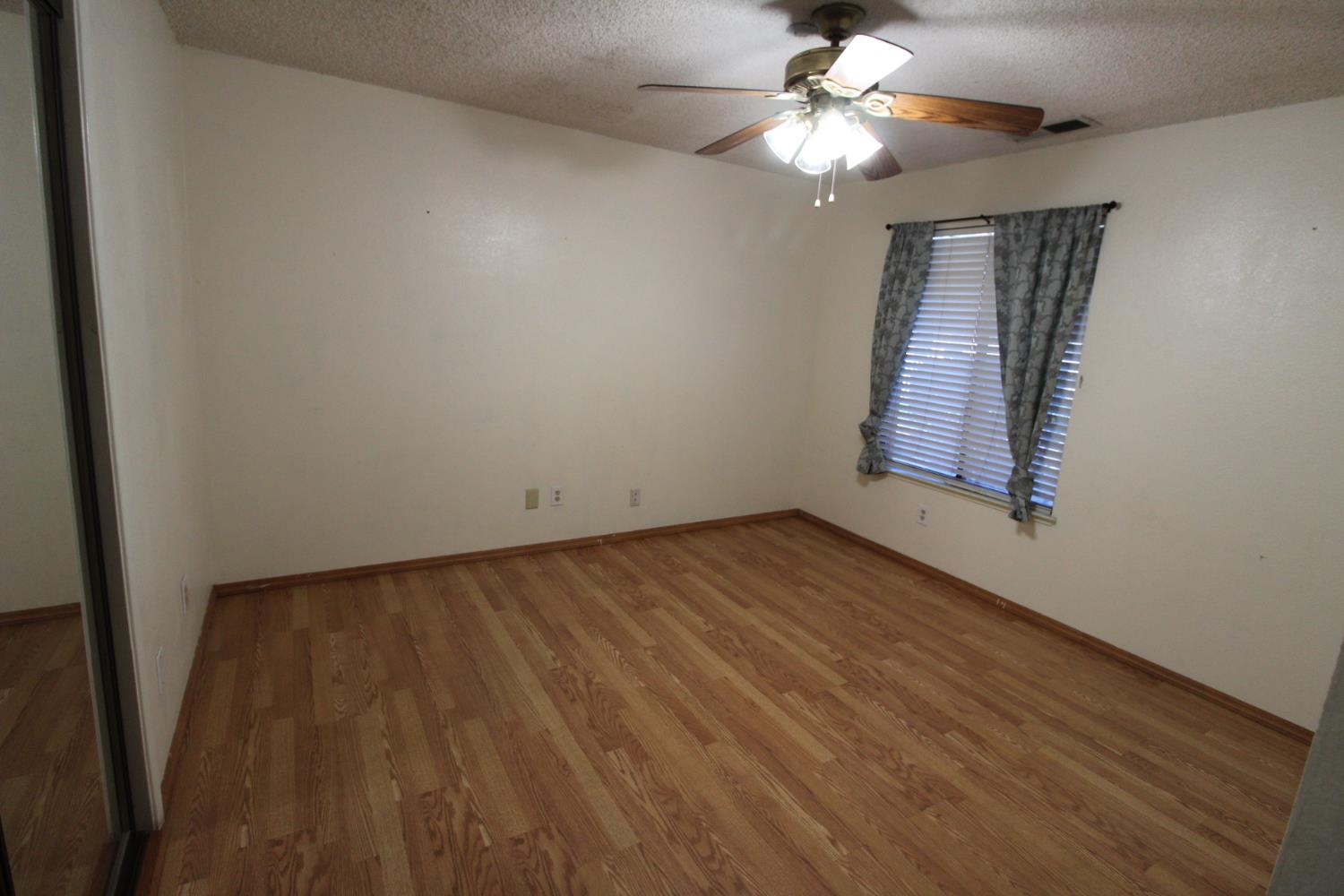1310 Filbert Ave, Clovis, CA 93611