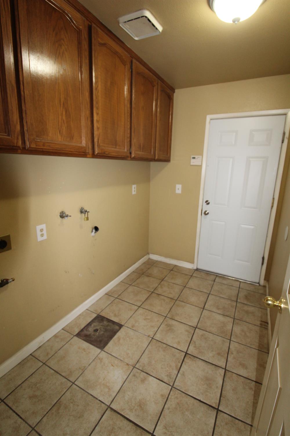 1310 Filbert Ave, Clovis, CA 93611