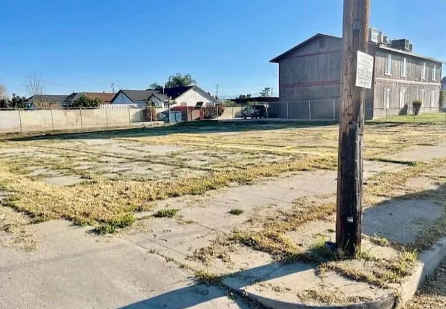 1122 7th, Sanger, CA 93657