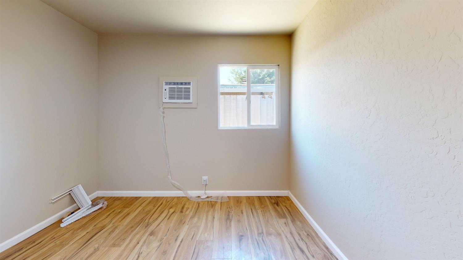 3465 W Cortland Ave #95, Fresno, CA 93722