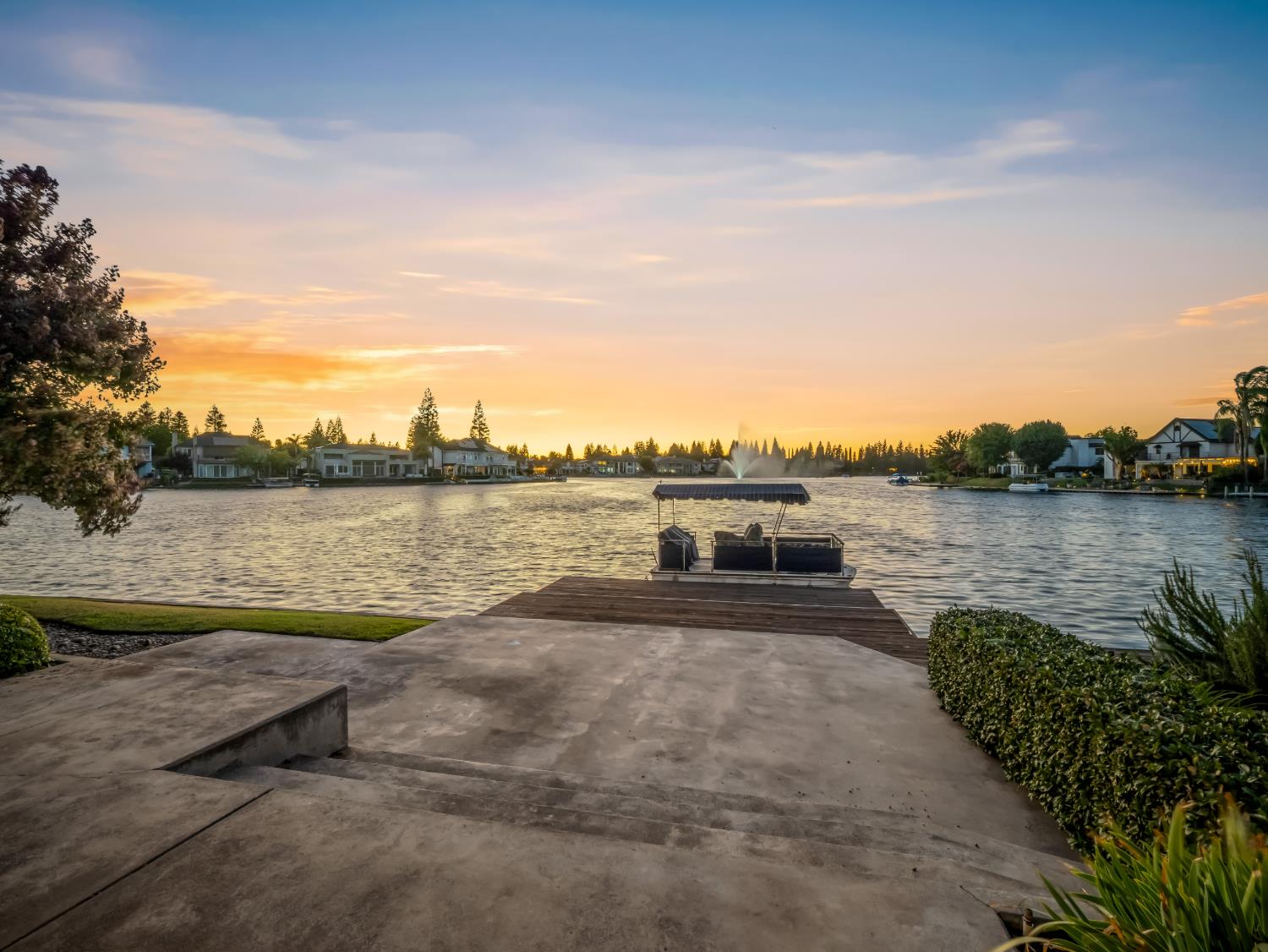 741 E Wood Duck Cir, Fresno, CA 93730