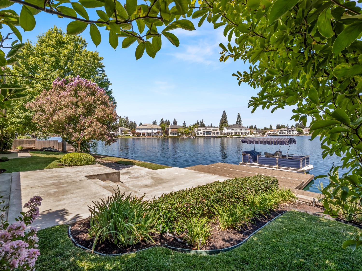 741 E Wood Duck Cir, Fresno, CA 93730