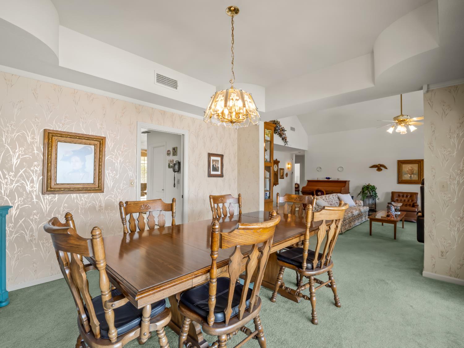 741 E Wood Duck Cir, Fresno, CA 93730