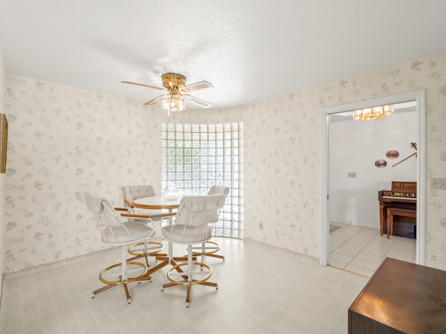 741 E Wood Duck Cir, Fresno, CA 93730