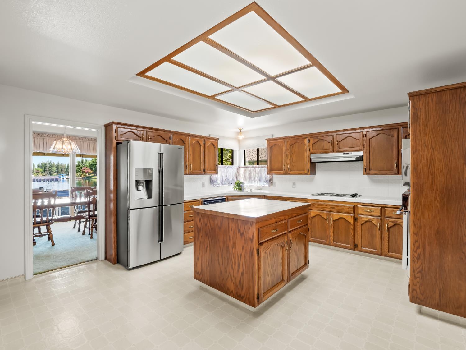 741 E Wood Duck Cir, Fresno, CA 93730