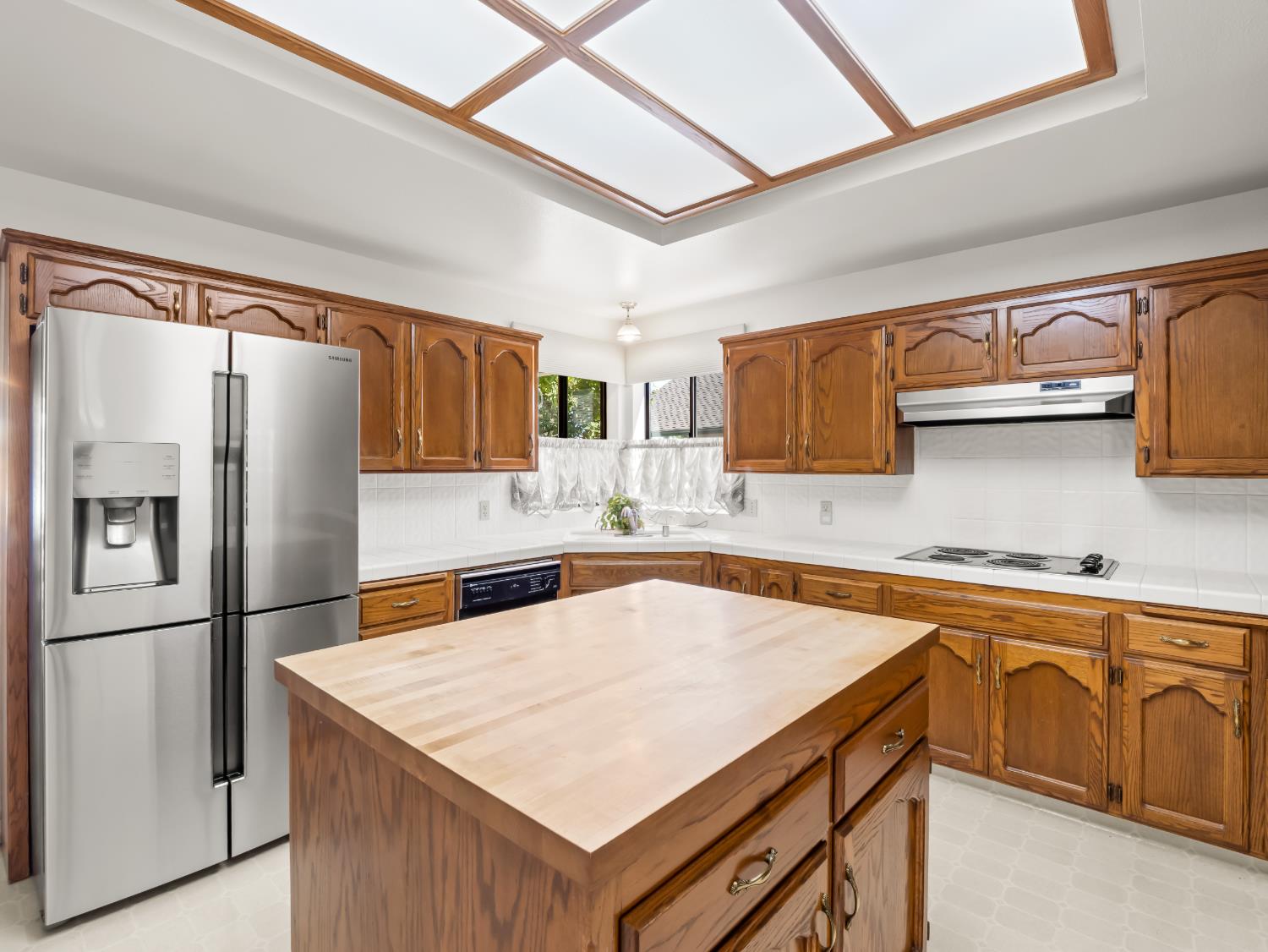 741 E Wood Duck Cir, Fresno, CA 93730