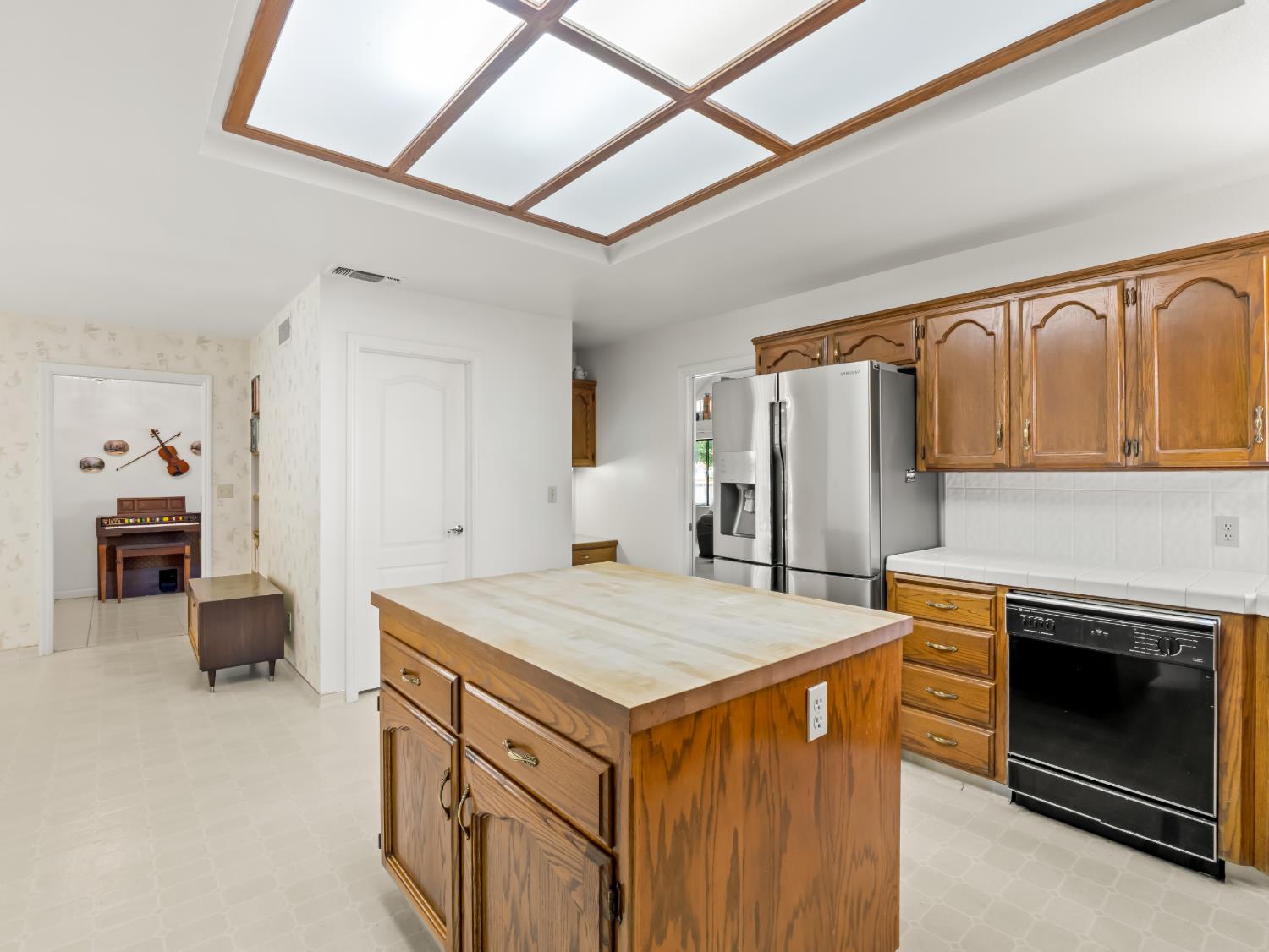 741 E Wood Duck Cir, Fresno, CA 93730