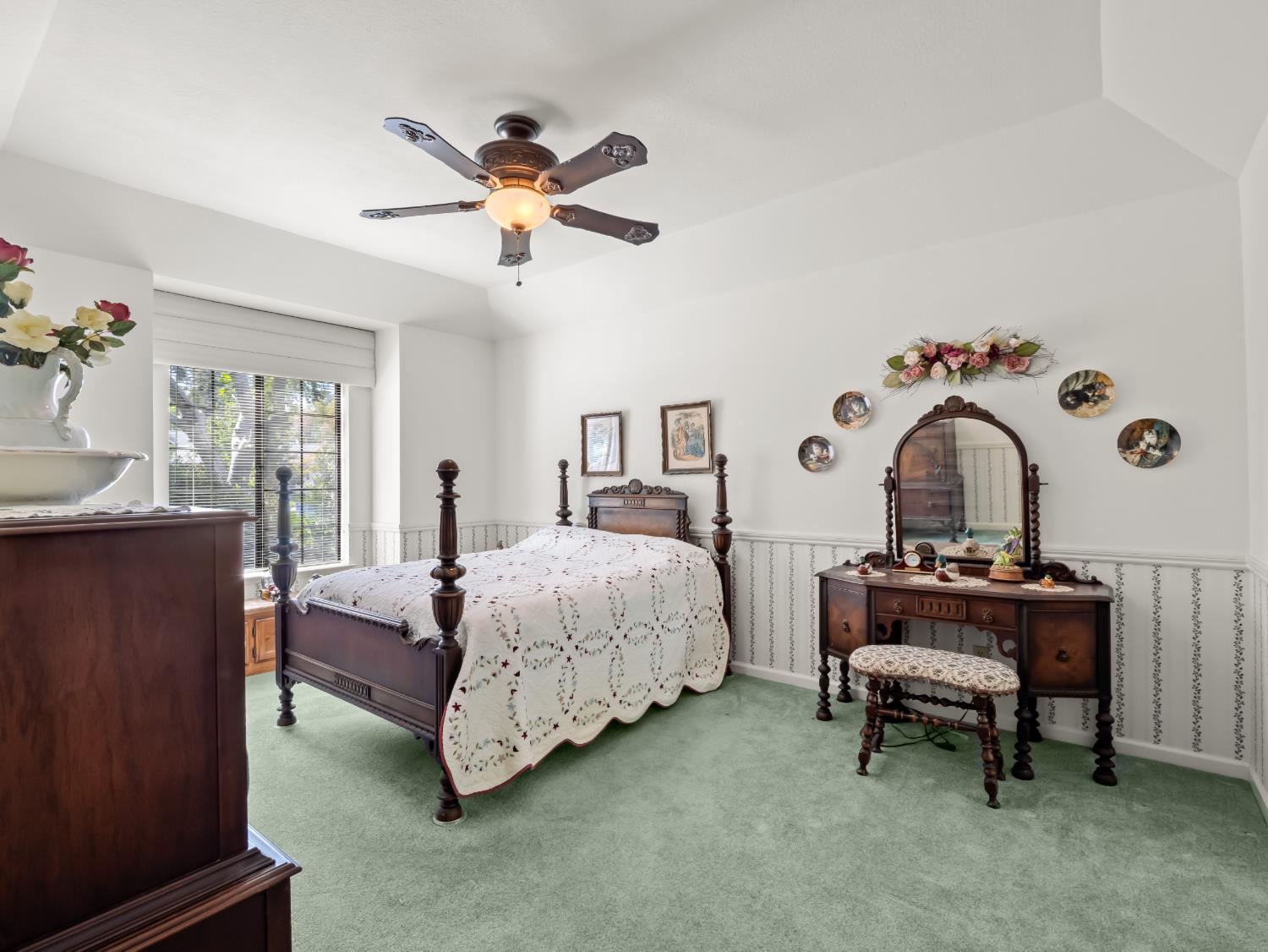 741 E Wood Duck Cir, Fresno, CA 93730