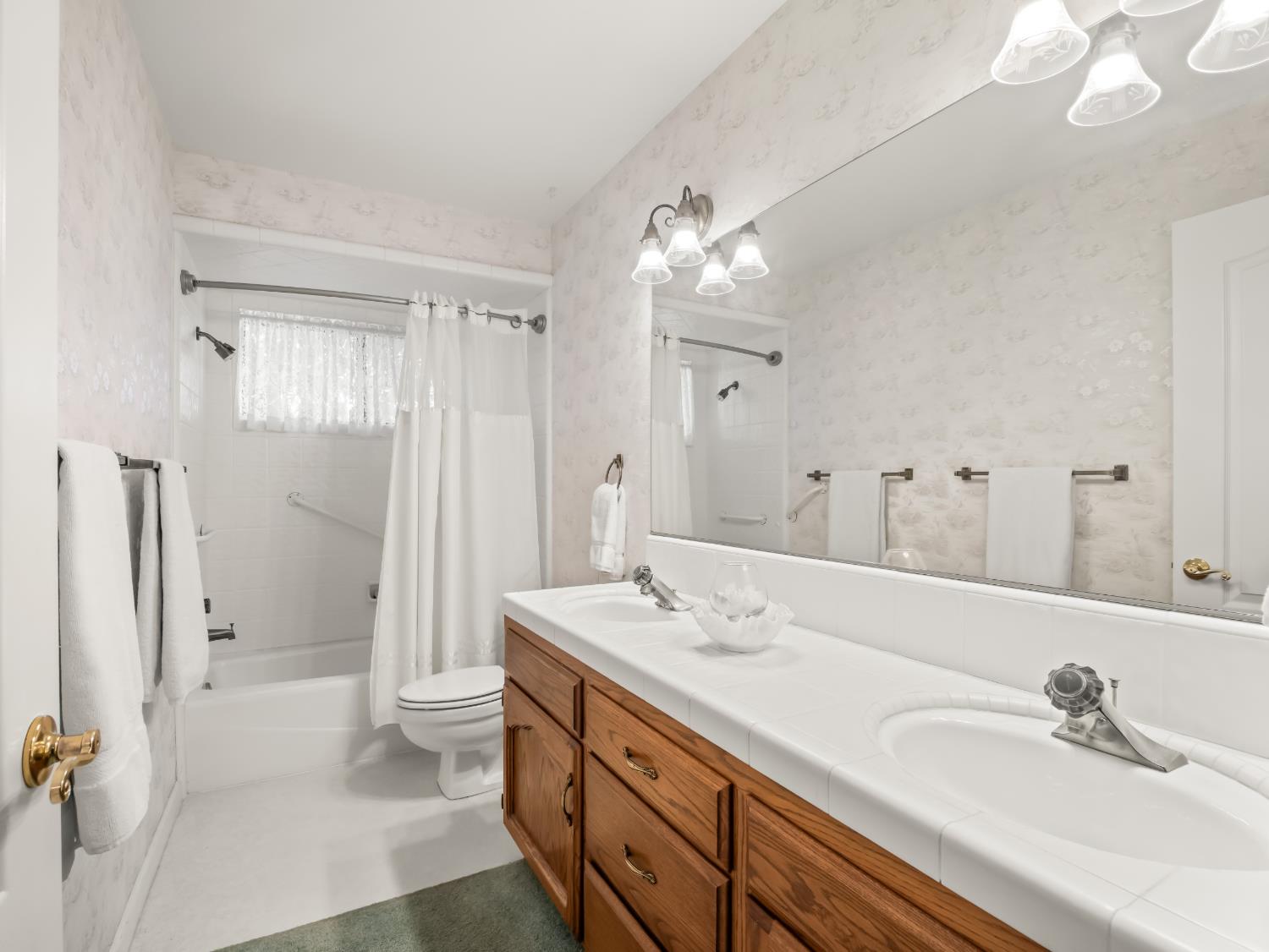 741 E Wood Duck Cir, Fresno, CA 93730