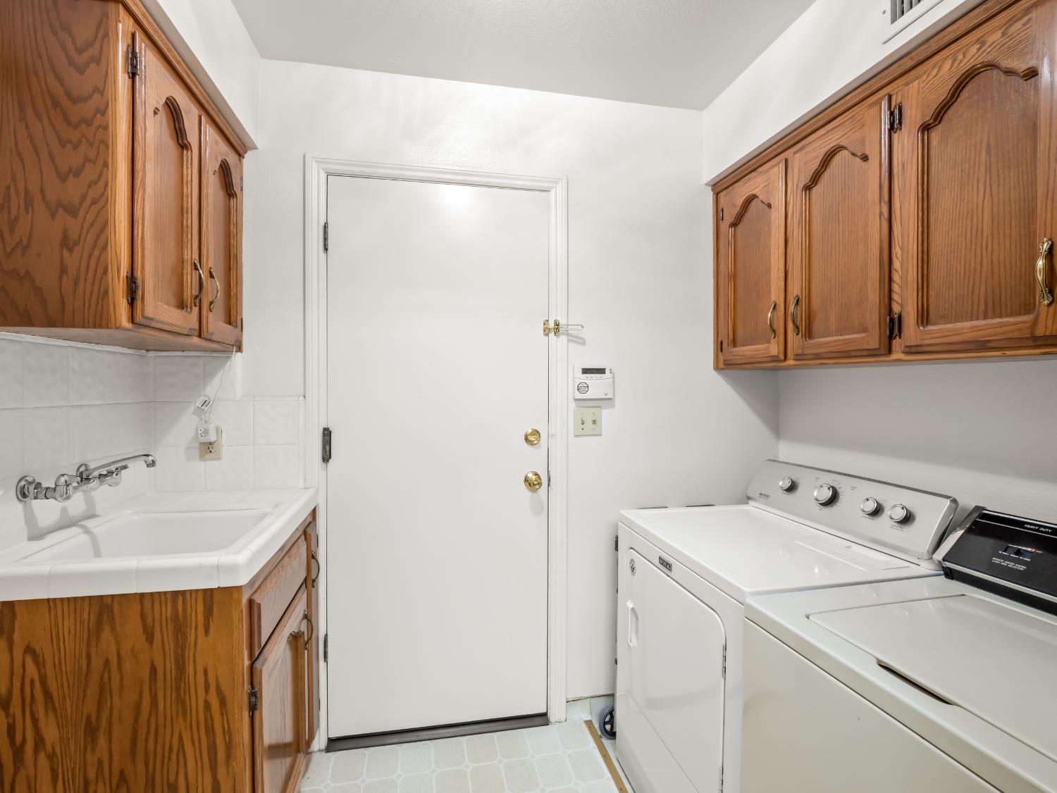 741 E Wood Duck Cir, Fresno, CA 93730