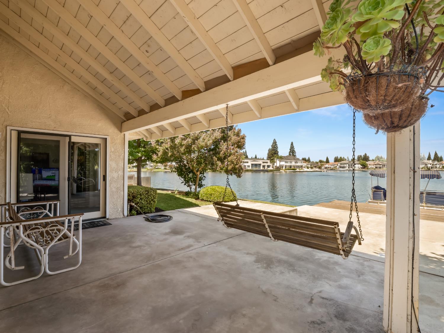 741 E Wood Duck Cir, Fresno, CA 93730