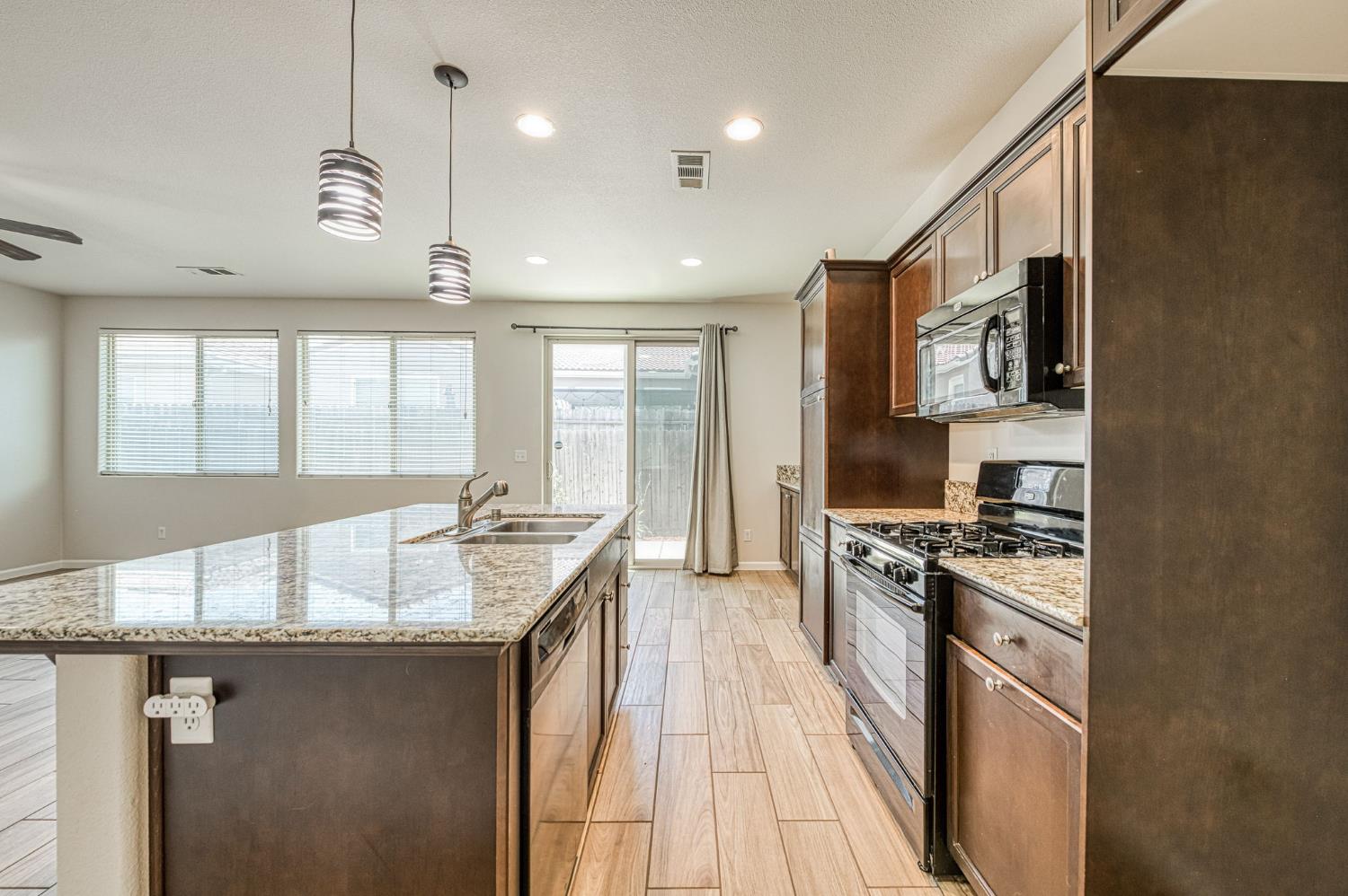3140 Redington Ave, Clovis, CA 93619