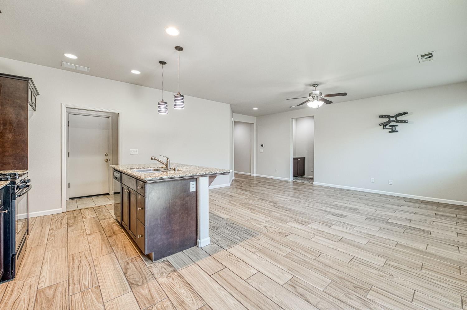 3140 Redington Ave, Clovis, CA 93619