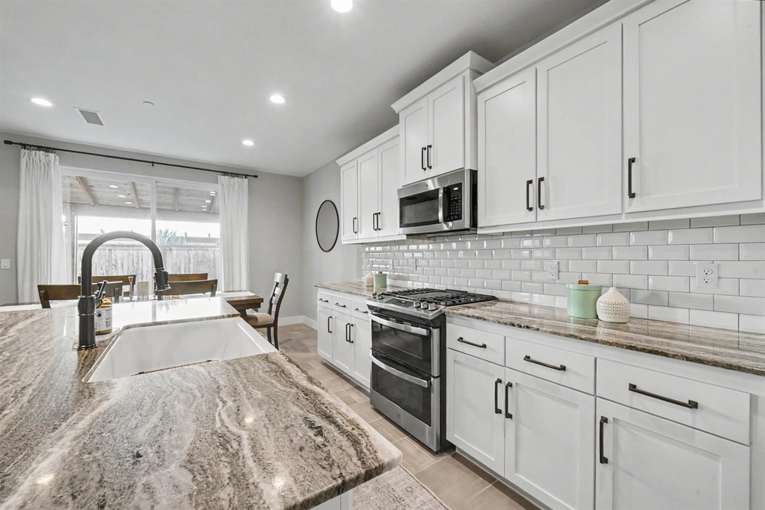 4682 Loftwood Rd, Madera, CA 93636