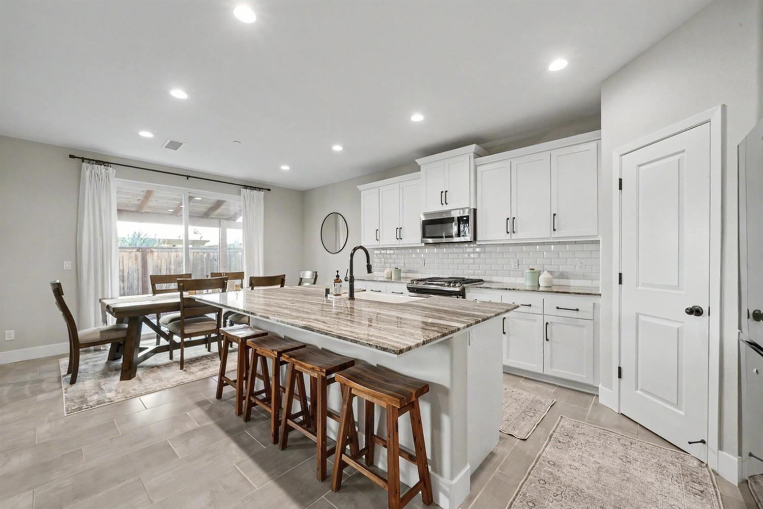 4682 Loftwood Rd, Madera, CA 93636