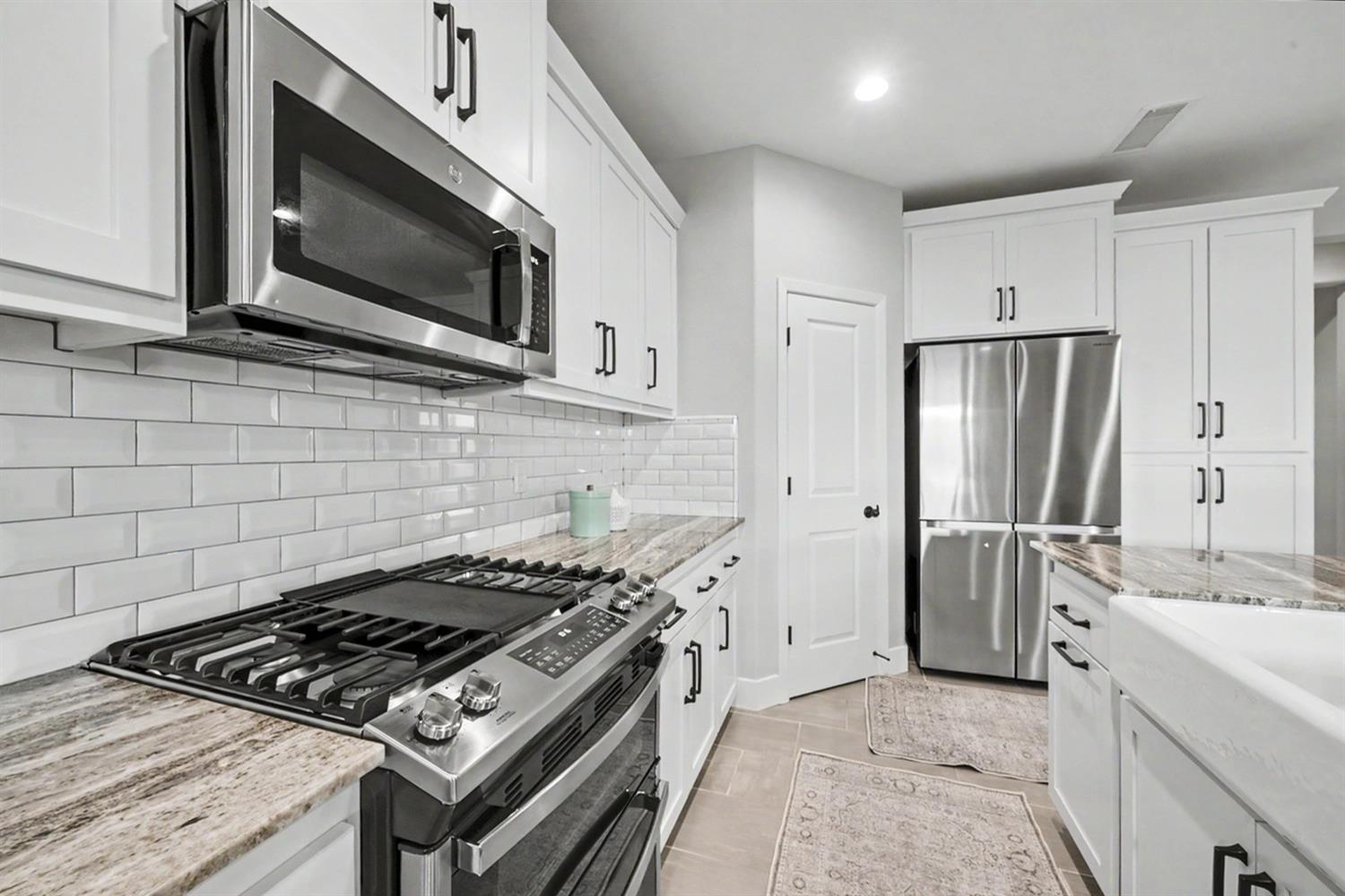 4682 Loftwood Rd, Madera, CA 93636