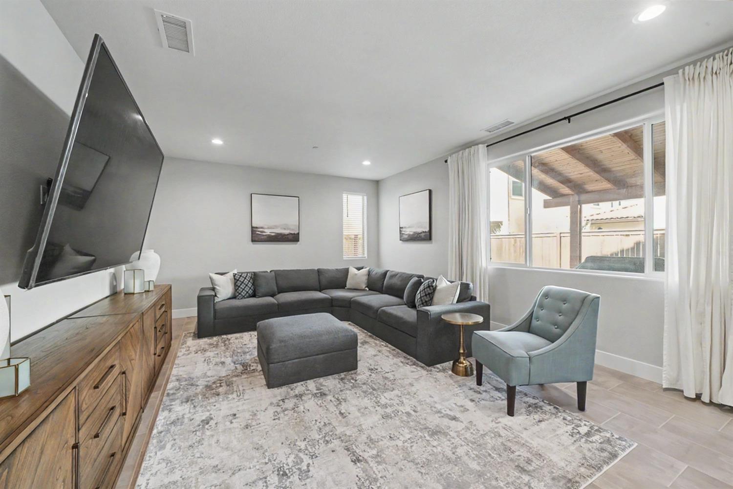 4682 Loftwood Rd, Madera, CA 93636