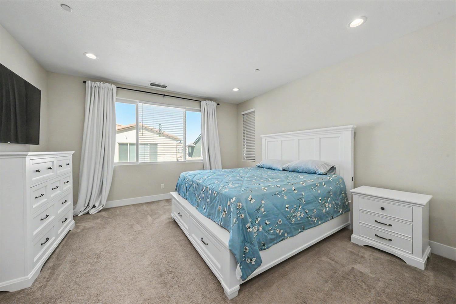 4682 Loftwood Rd, Madera, CA 93636