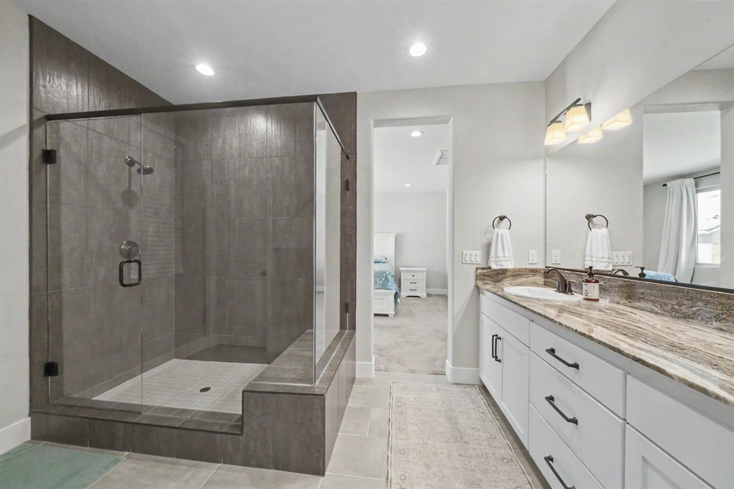4682 Loftwood Rd, Madera, CA 93636