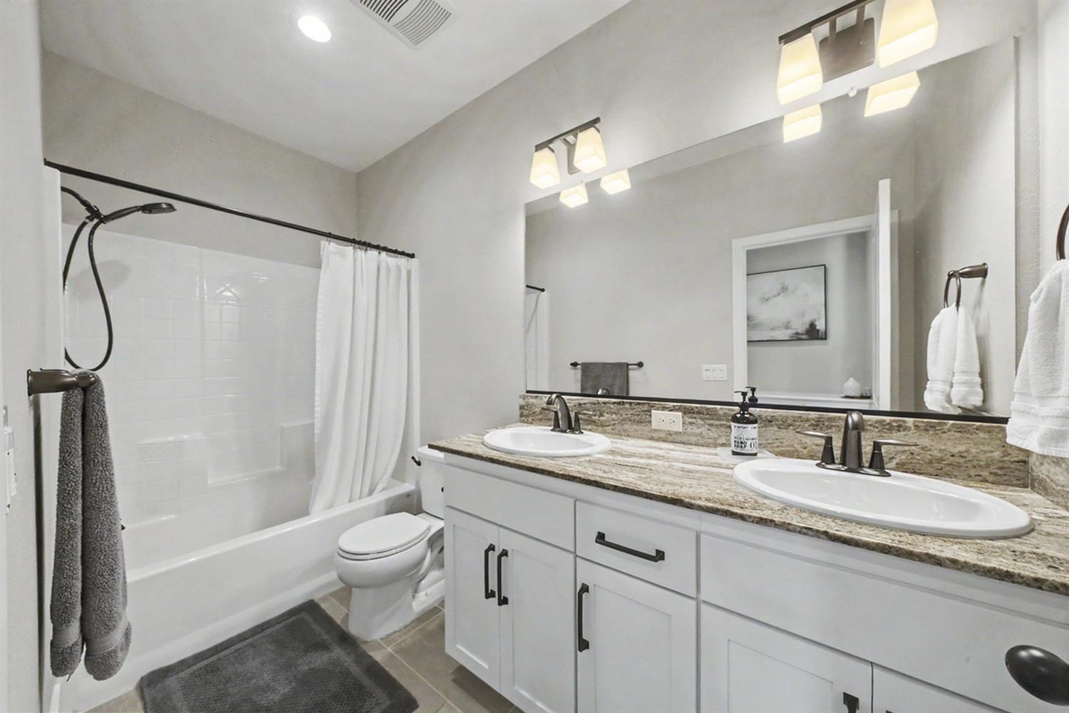 4682 Loftwood Rd, Madera, CA 93636