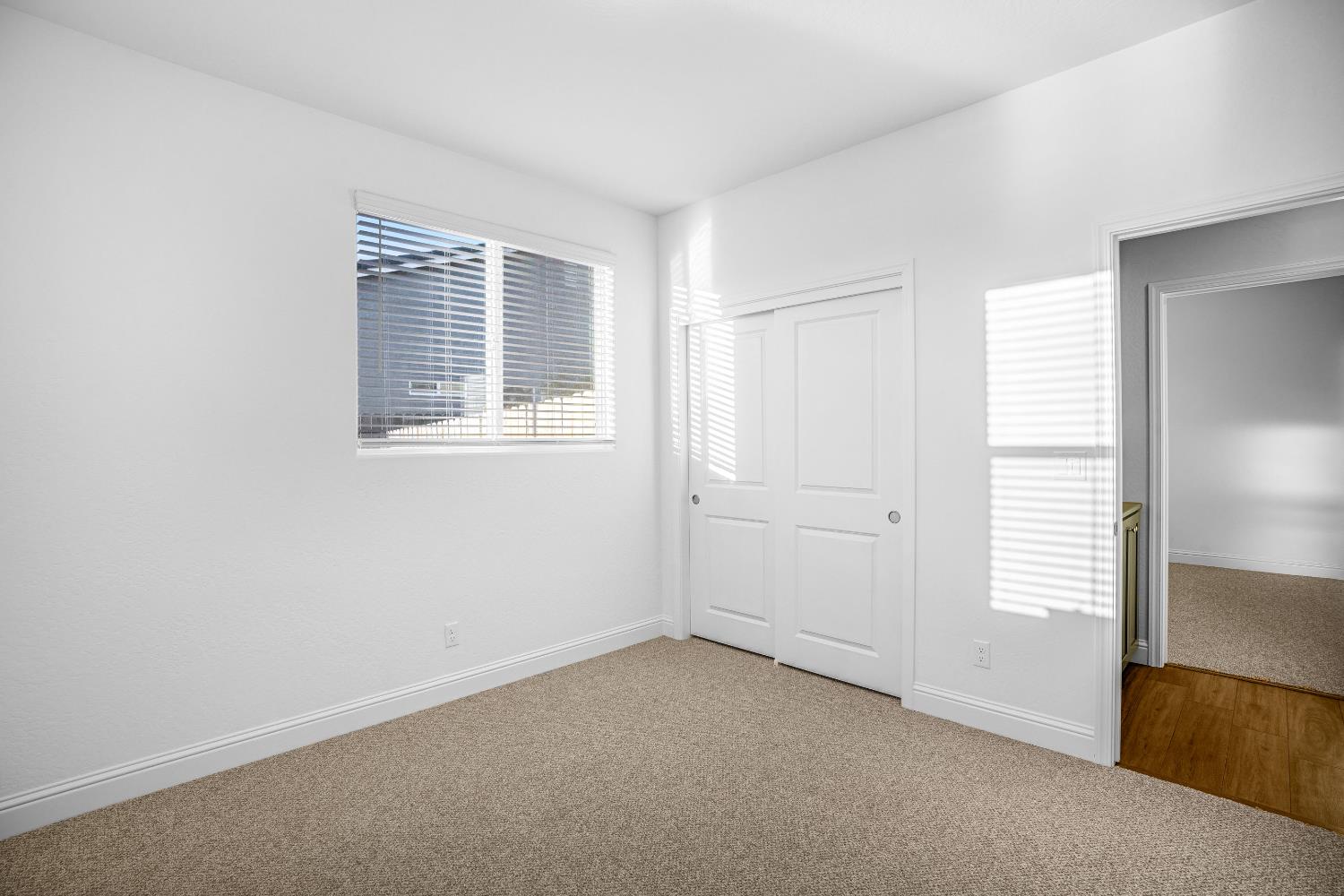 1807 Las Rosas Ave, Clovis, CA 93619