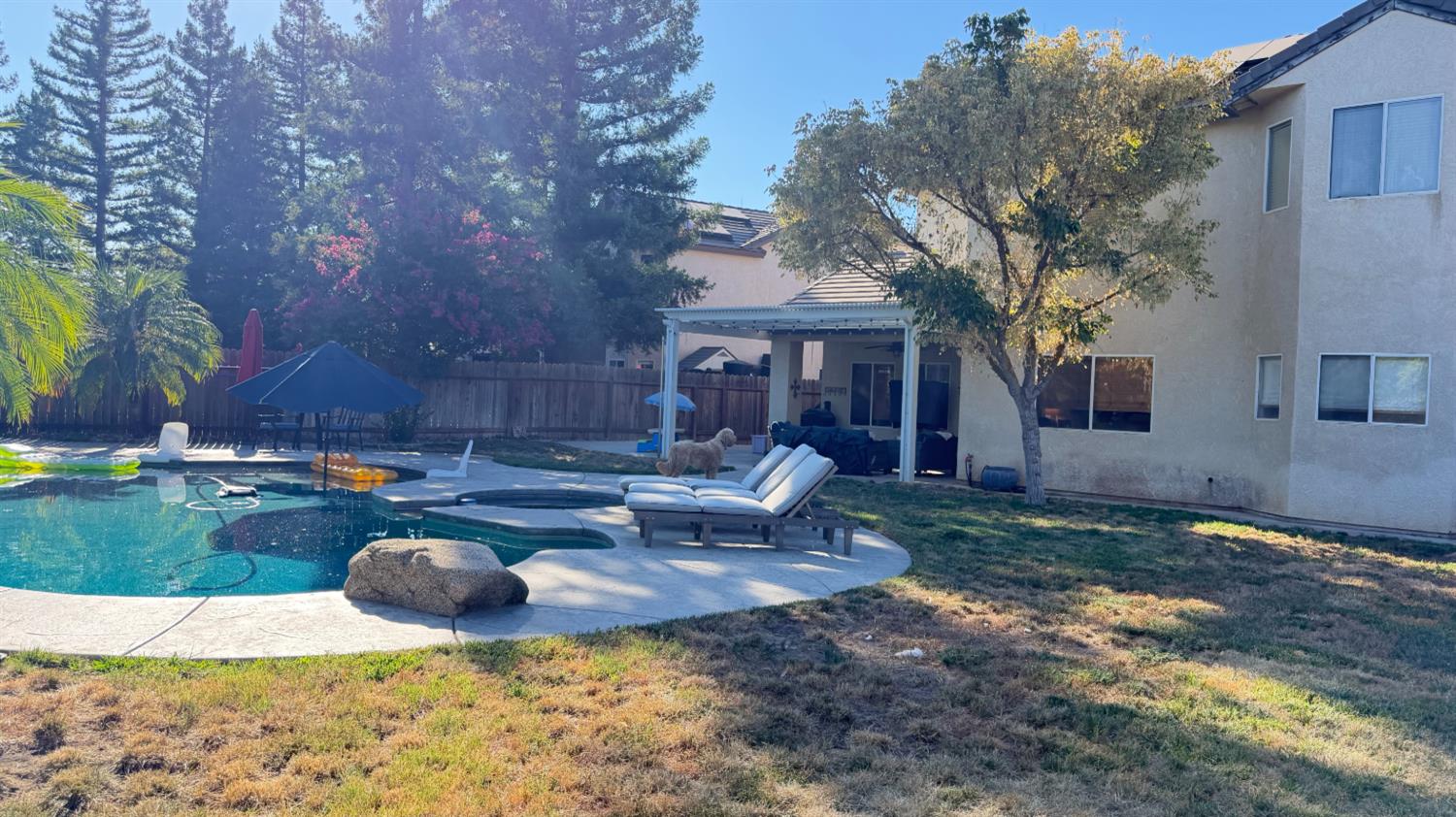 2061 E Ticonderoga Dr, Fresno, CA 93720