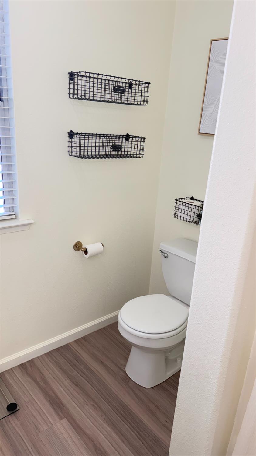2061 E Ticonderoga Dr, Fresno, CA 93720