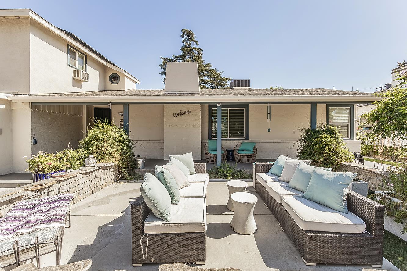 208 E Peralta Way, Fresno, CA 93704