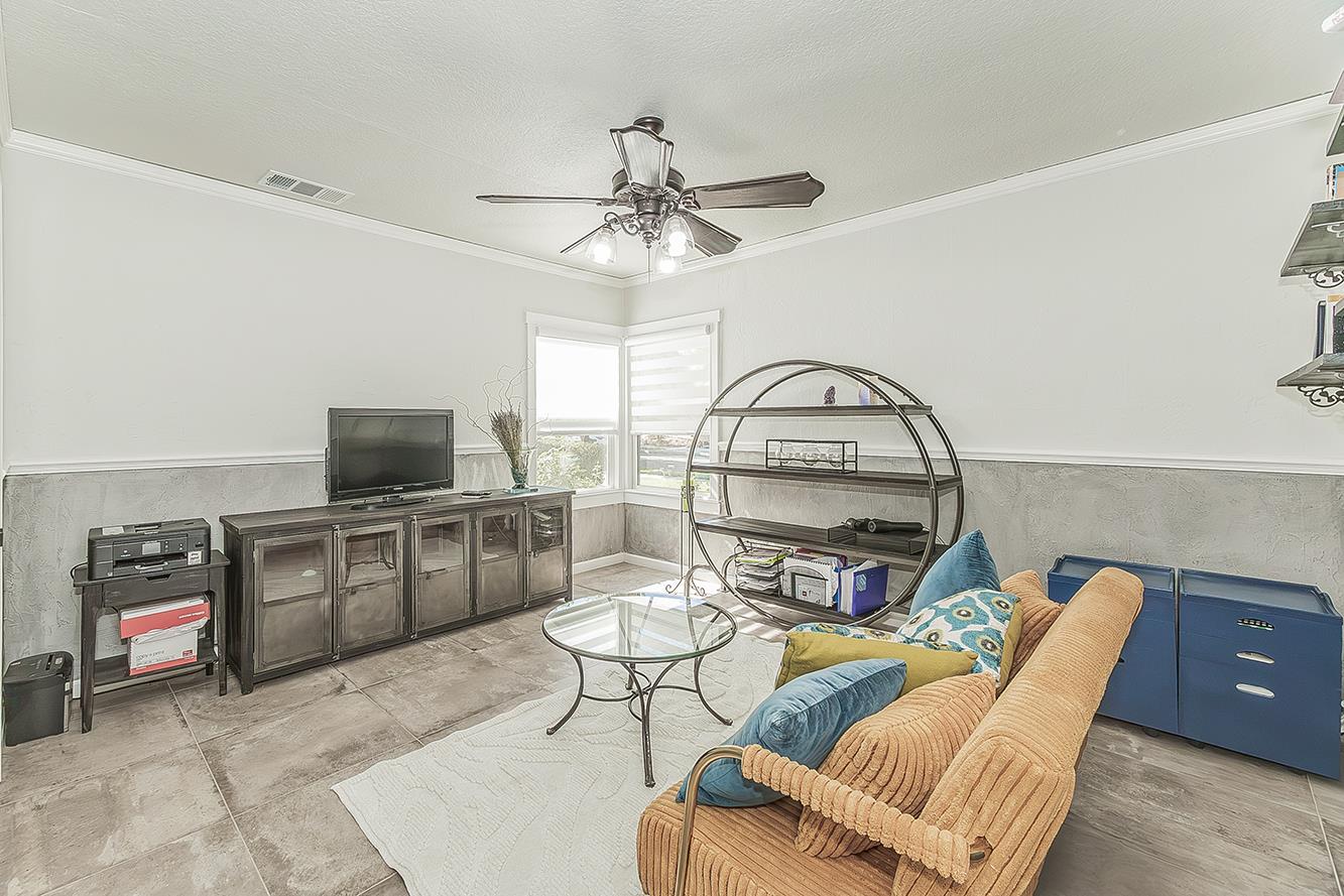 208 E Peralta Way, Fresno, CA 93704