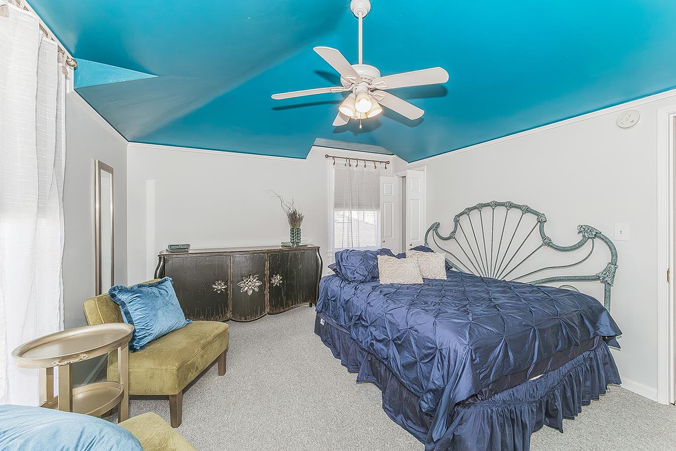 208 E Peralta Way, Fresno, CA 93704