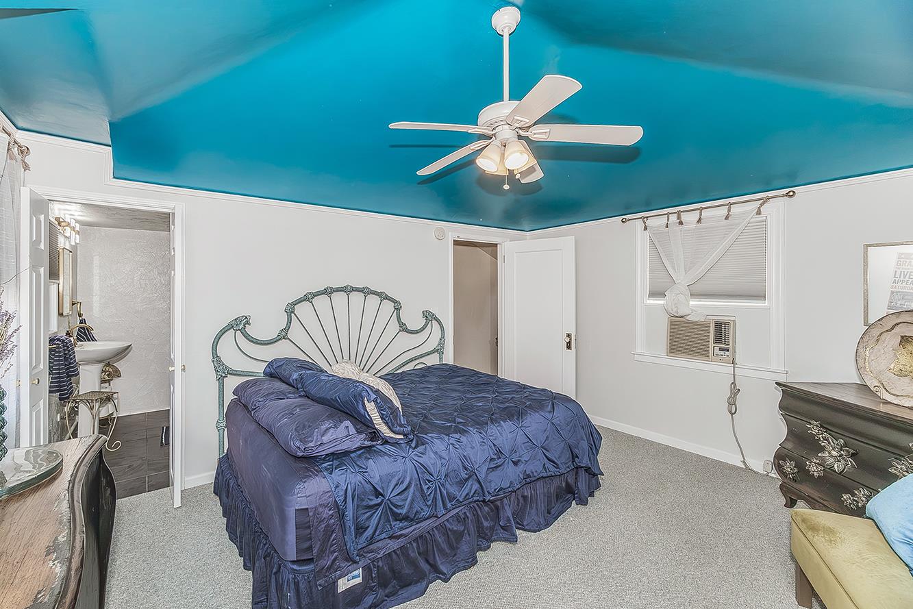 208 E Peralta Way, Fresno, CA 93704