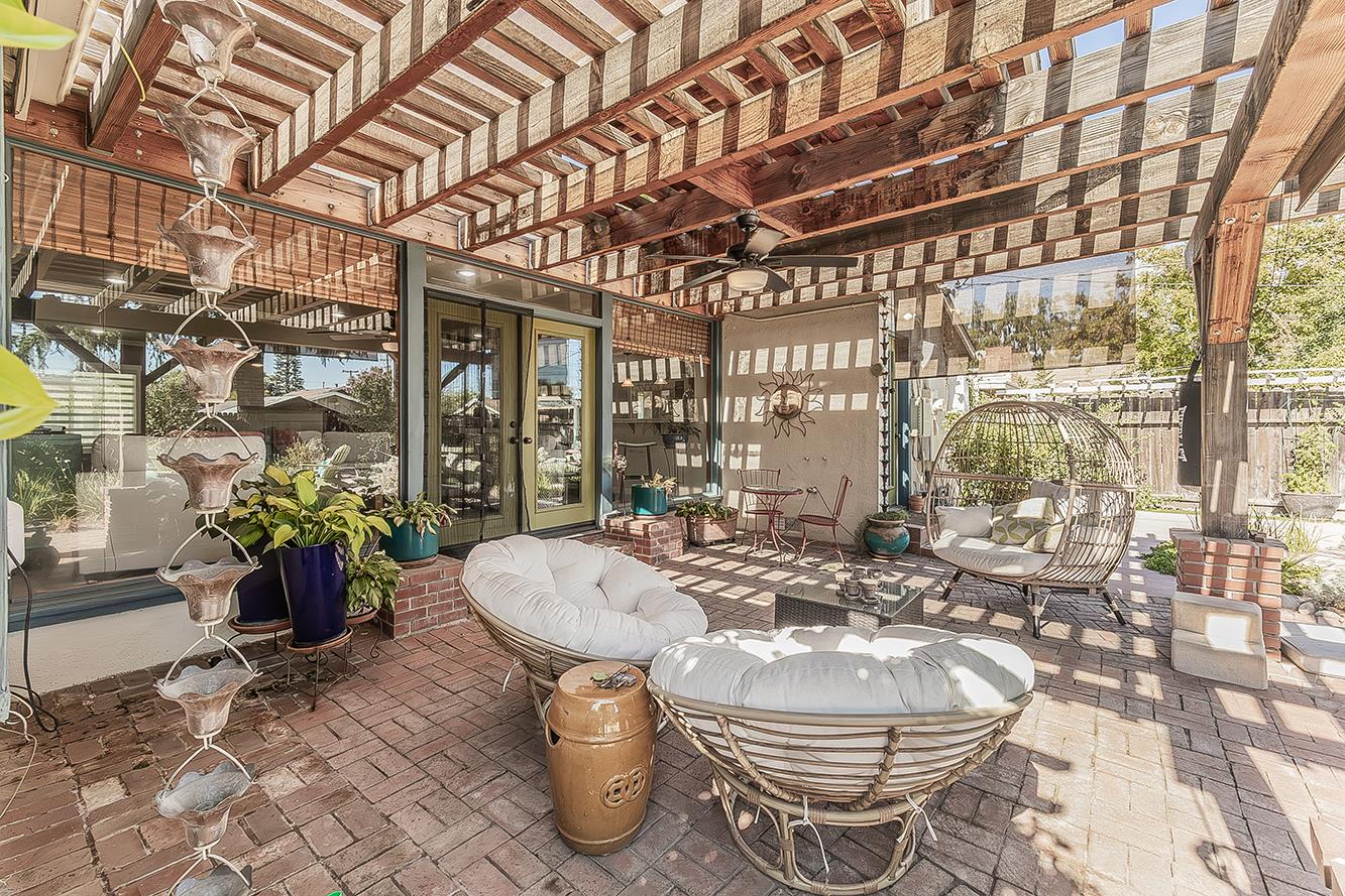 208 E Peralta Way, Fresno, CA 93704