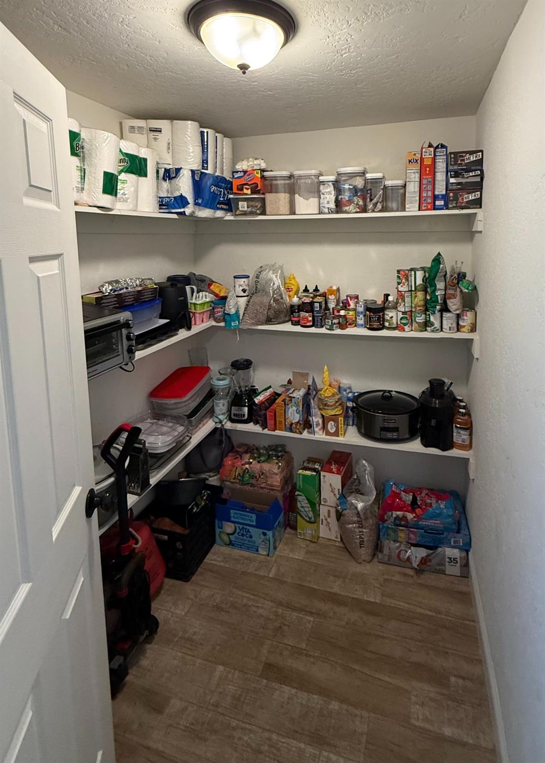 2783 Logan St, Selma, CA 93662