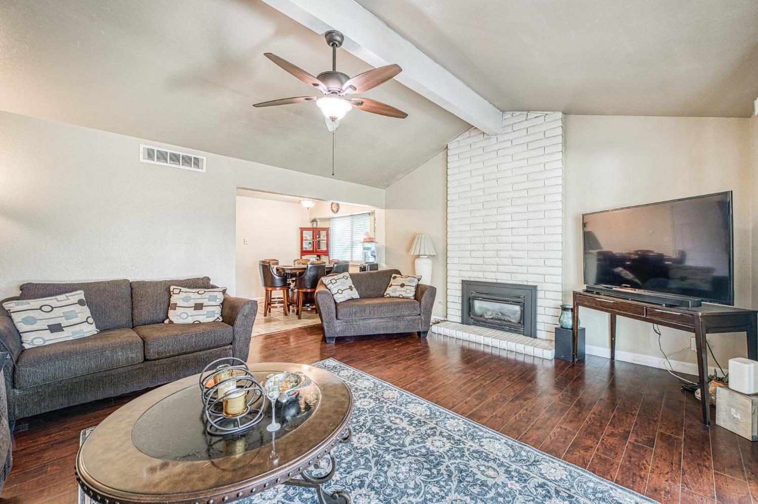 5041 W Willis Ave, Fresno, CA 93722