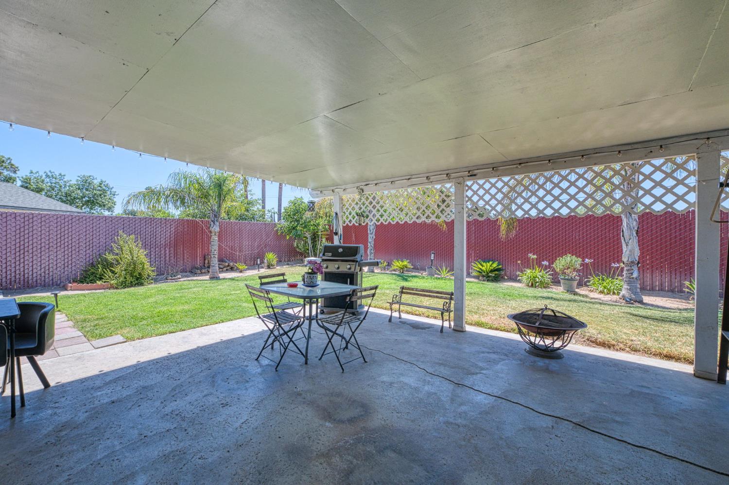 5041 W Willis Ave, Fresno, CA 93722