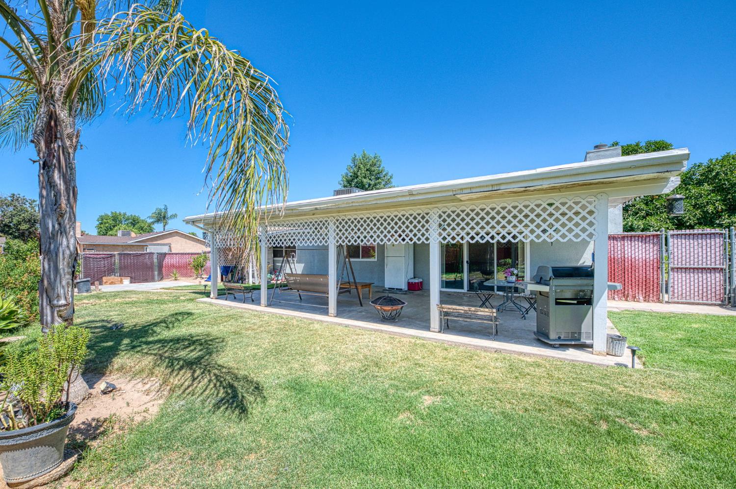5041 W Willis Ave, Fresno, CA 93722
