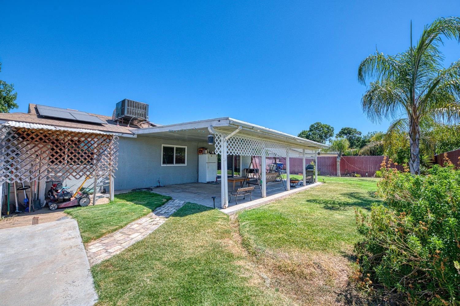 5041 W Willis Ave, Fresno, CA 93722
