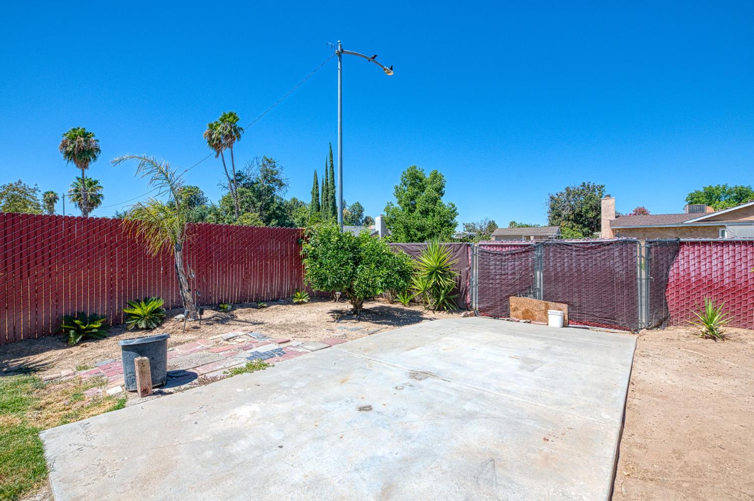5041 W Willis Ave, Fresno, CA 93722