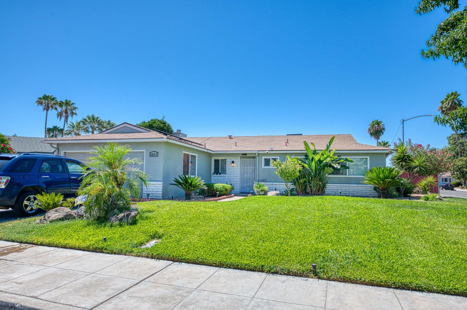 5041 W Willis Ave, Fresno, CA 93722