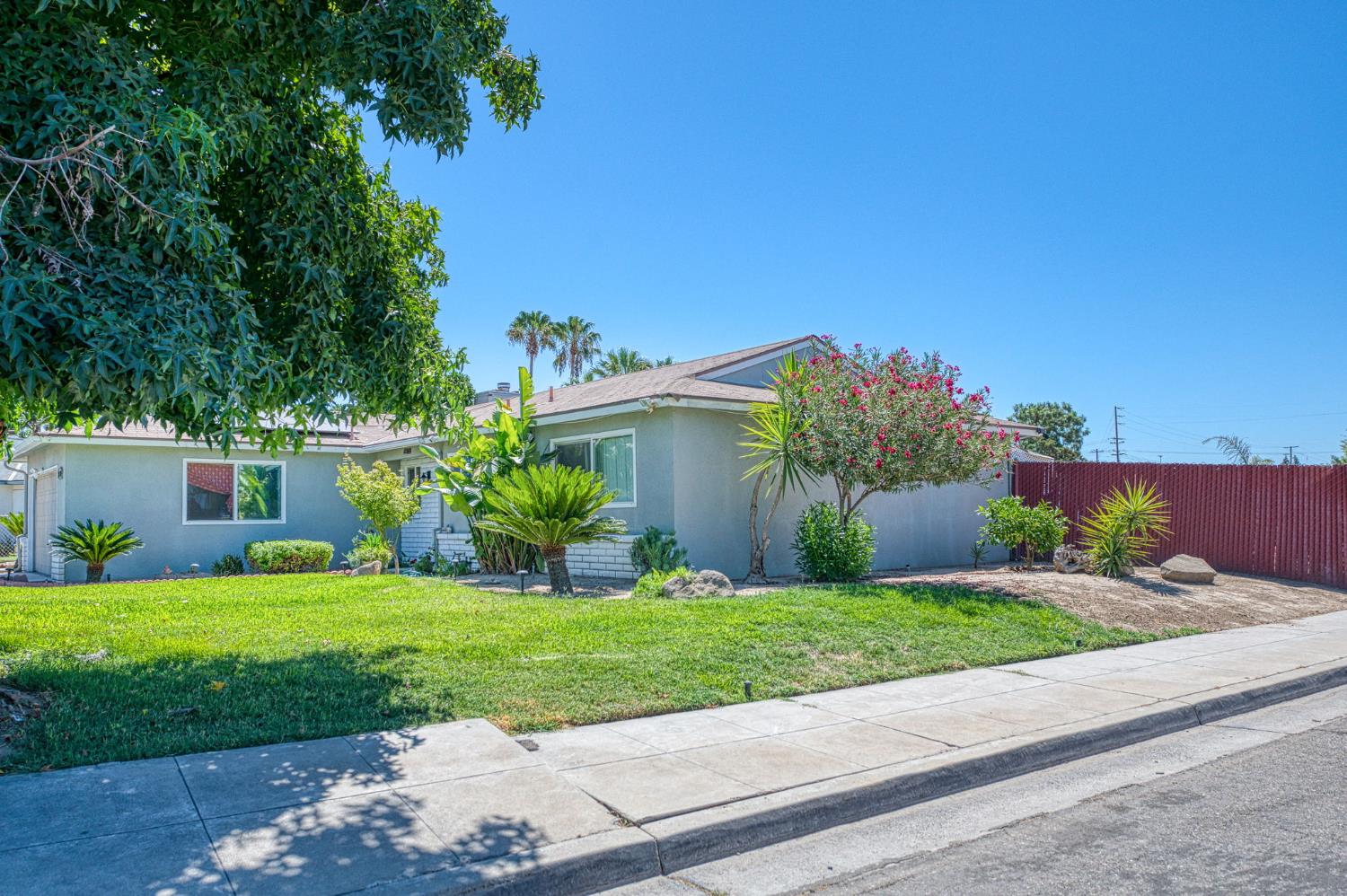 5041 W Willis Ave, Fresno, CA 93722