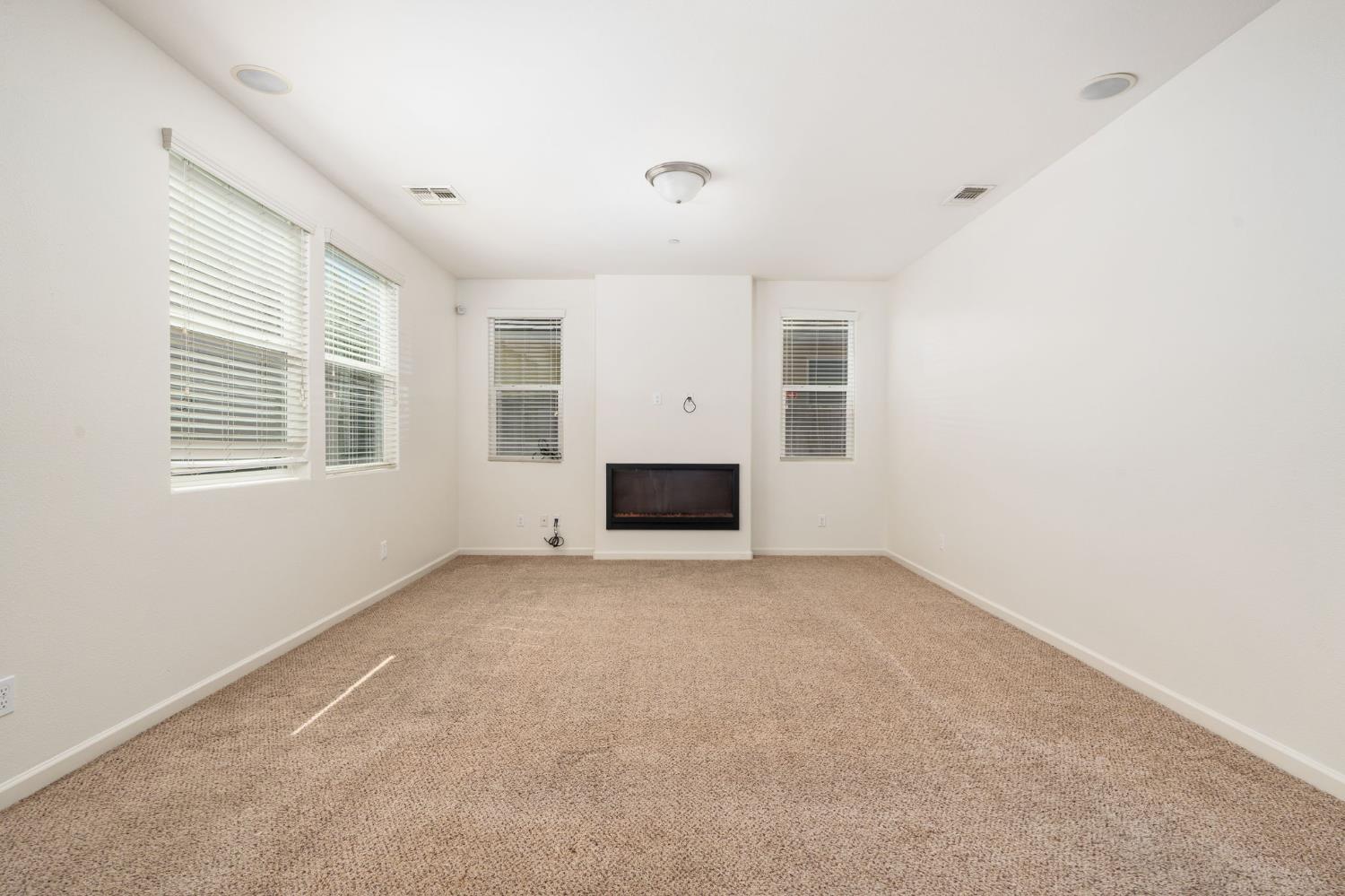 1523 N Reunion Way, Clovis, CA 93619