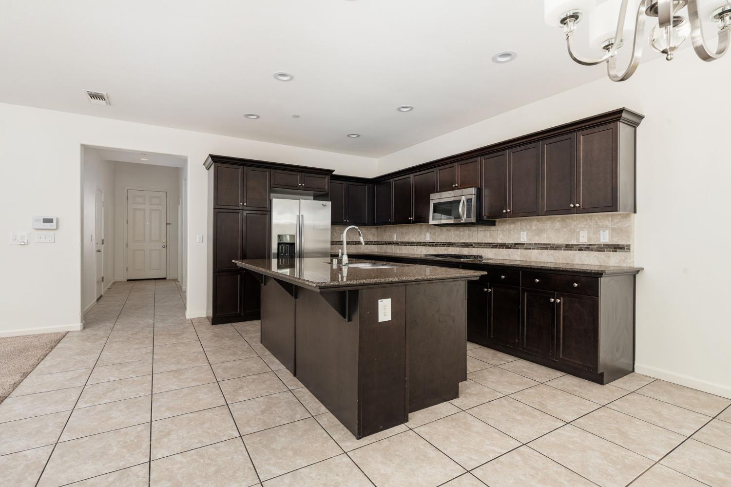 1523 N Reunion Way, Clovis, CA 93619