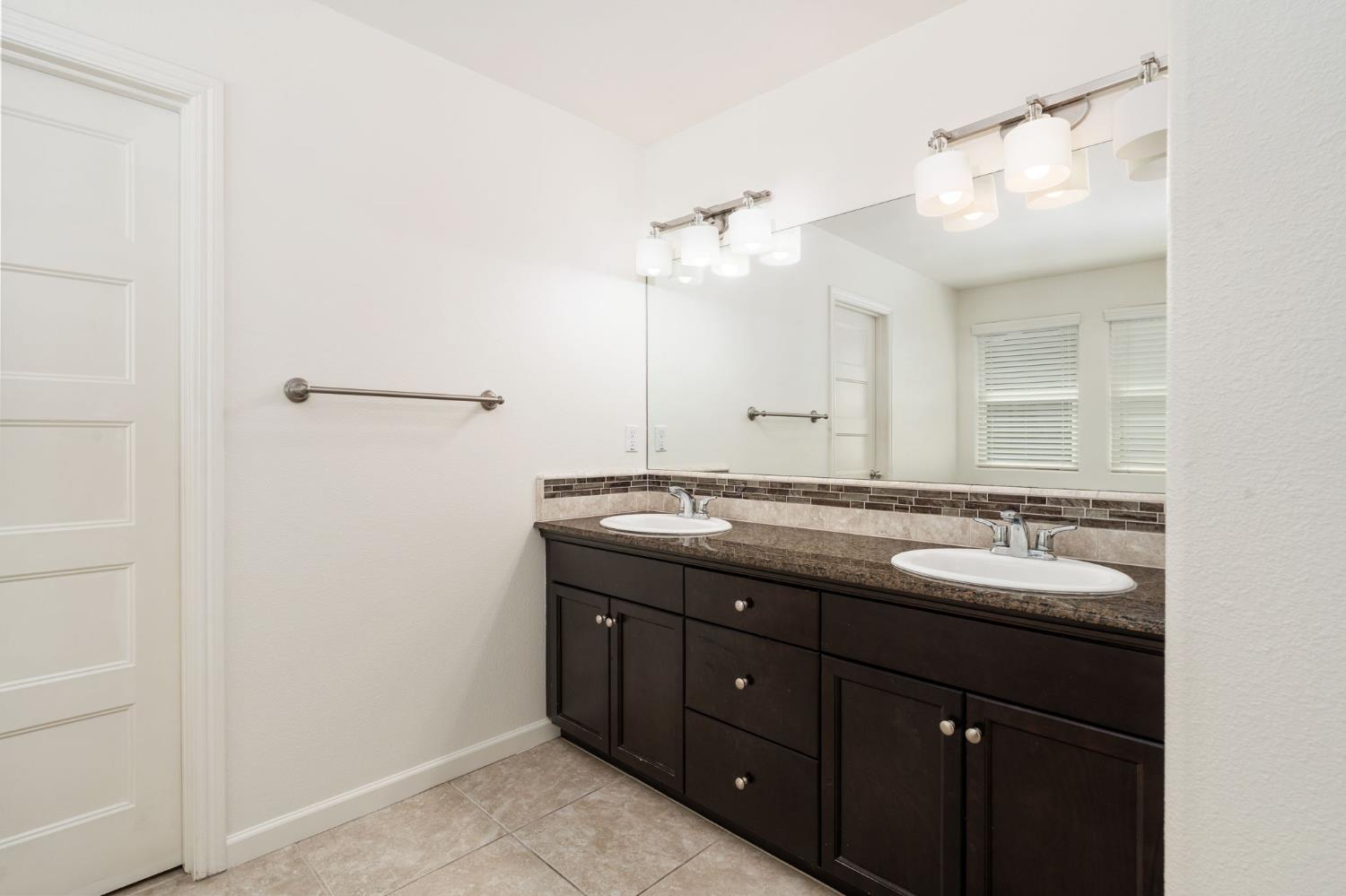 1523 N Reunion Way, Clovis, CA 93619