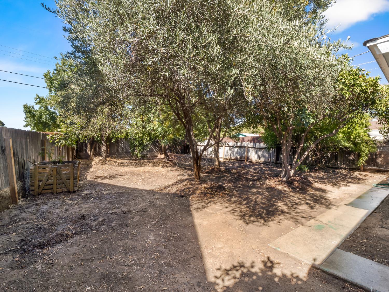 4795 E Simpson Ave, Fresno, CA 93703